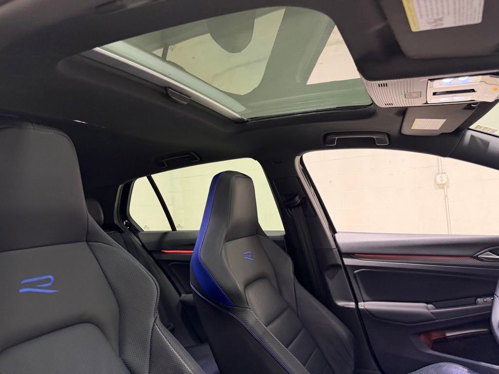 Used 2022 Volkswagen Golf R AWD/4WD image 47