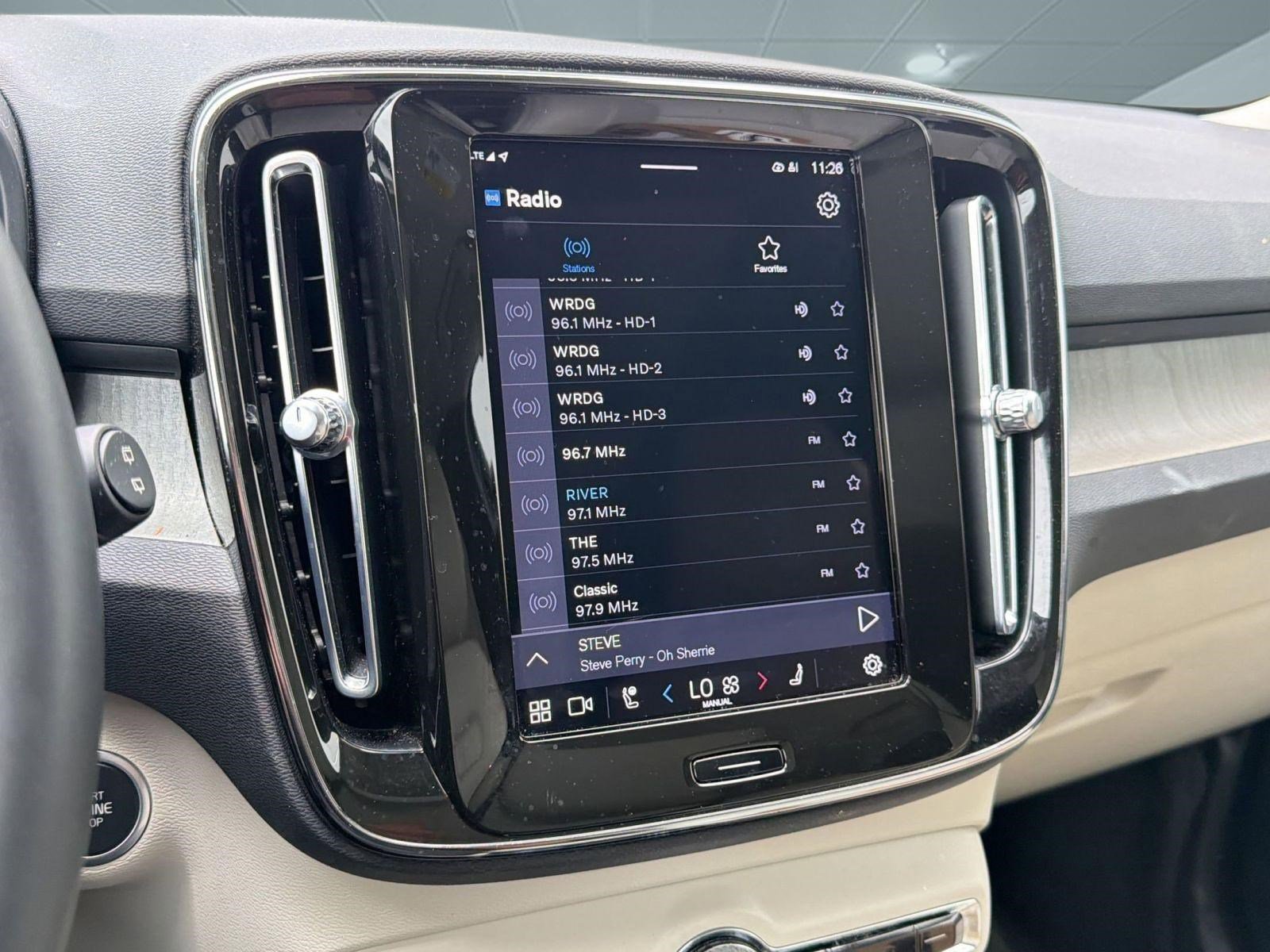 Certified 2023 Volvo XC40 B5 Ultimate w/ Protection Package Premier image 24