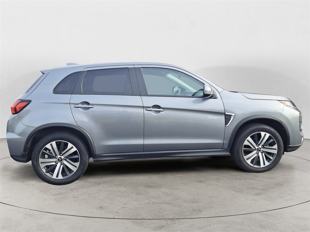 Used 2024 Mitsubishi Outlander Sport SE image 2