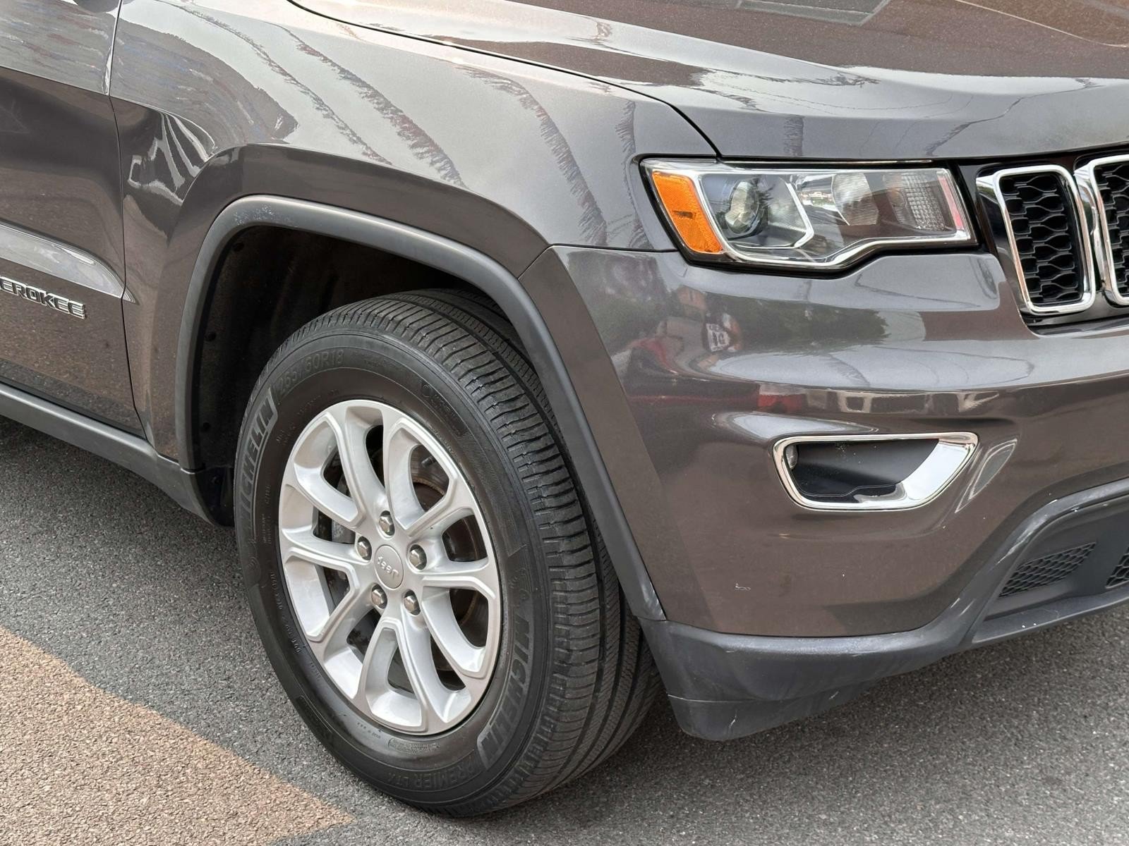 Certified 2021 Jeep Grand Cherokee Laredo X AWD/4WD image 11