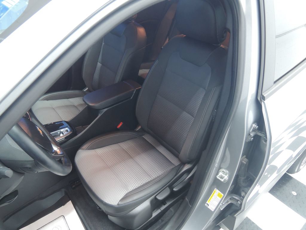 Used 2024 Chevrolet Trax LT w/ Driver Confidence Package FWD image 5