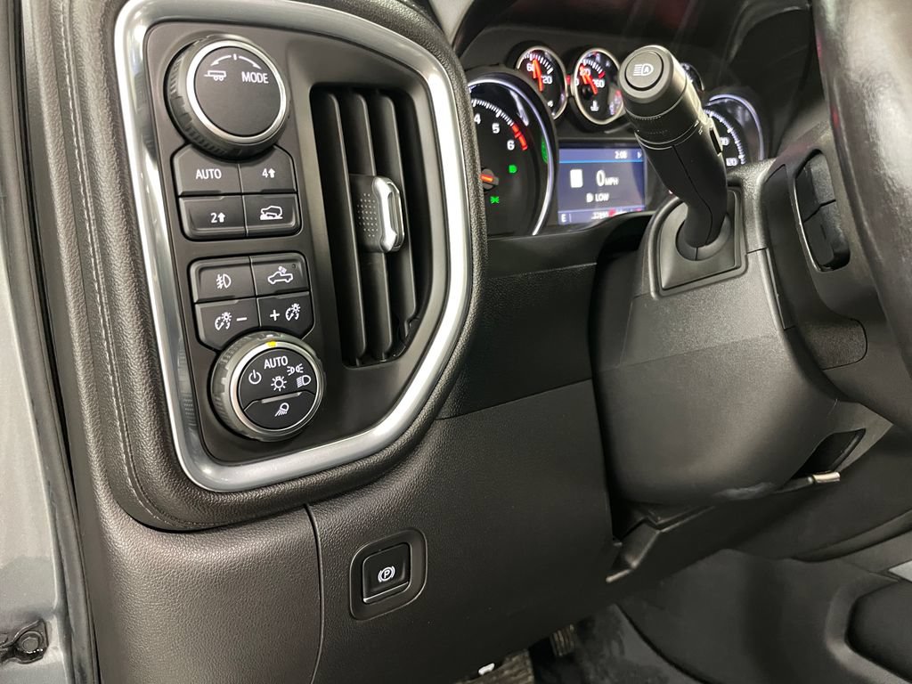 Certified 2021 Chevrolet Silverado 1500 LTZ w/ LTZ Premium Package AWD/4WD image 34
