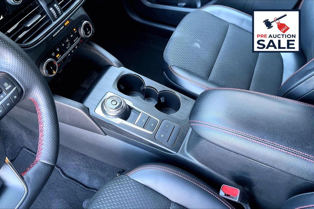 Used 2025 Ford Escape ST-Line Select AWD/4WD image 17