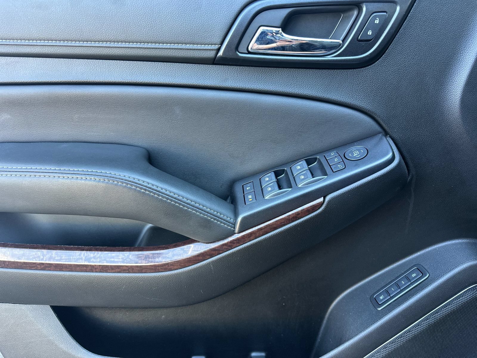 Used 2020 GMC Yukon SLT AWD/4WD image 10