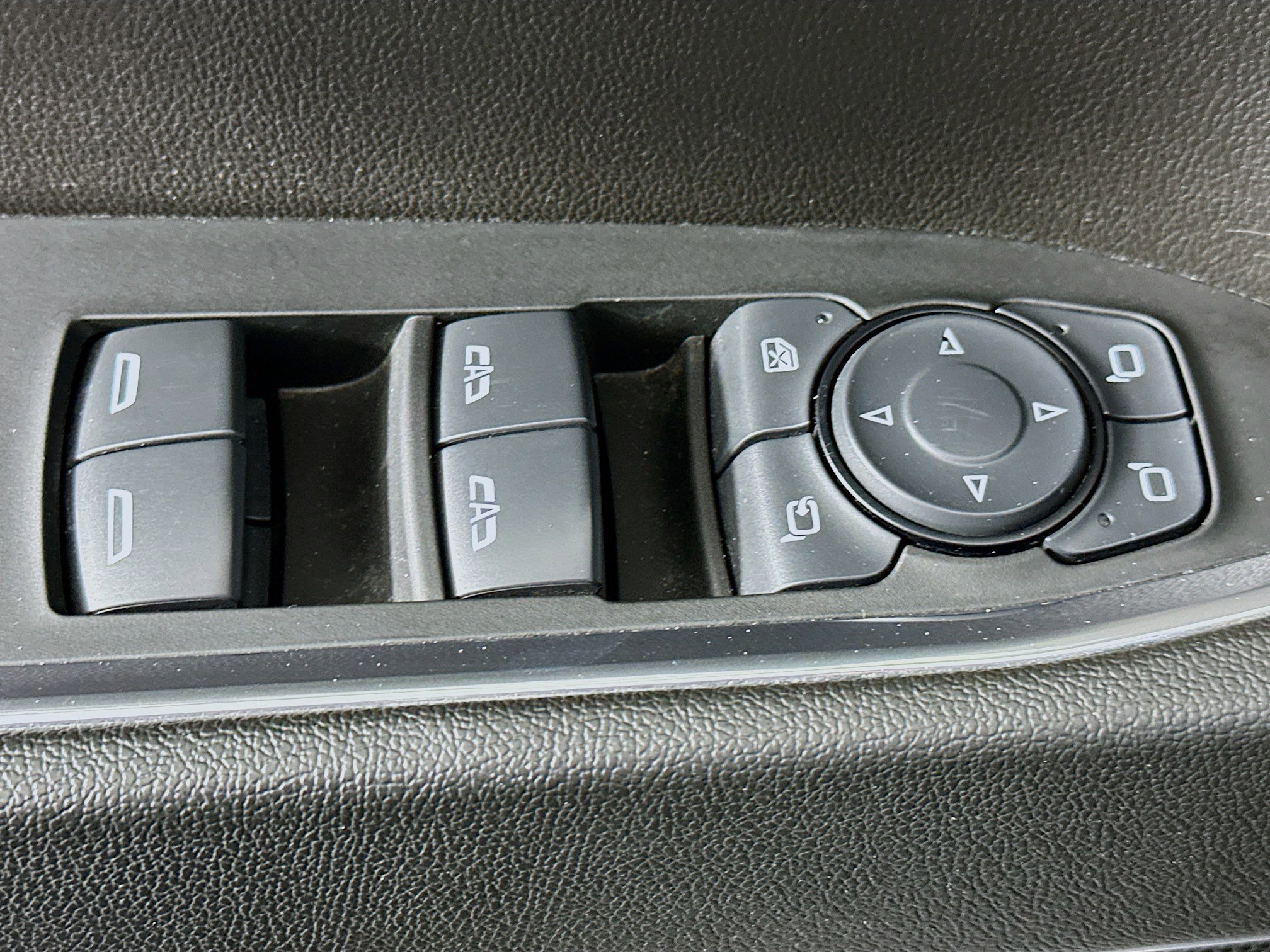 Used 2025 GMC Sierra 1500 SLT image 15