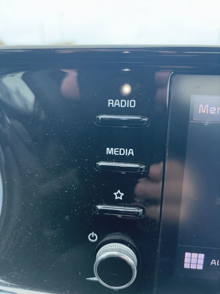 Used 2022 Kia K5 LXS image 27