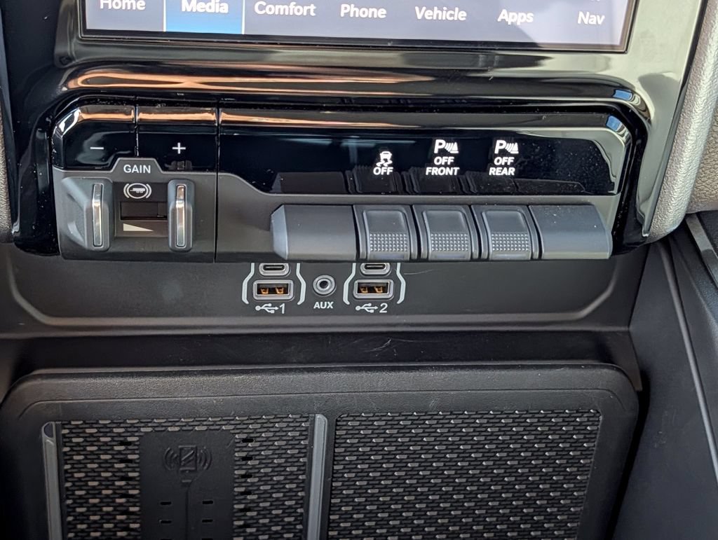 Used 2025 RAM 1500 Laramie w/ Laramie Southwest Edition AWD/4WD image 17