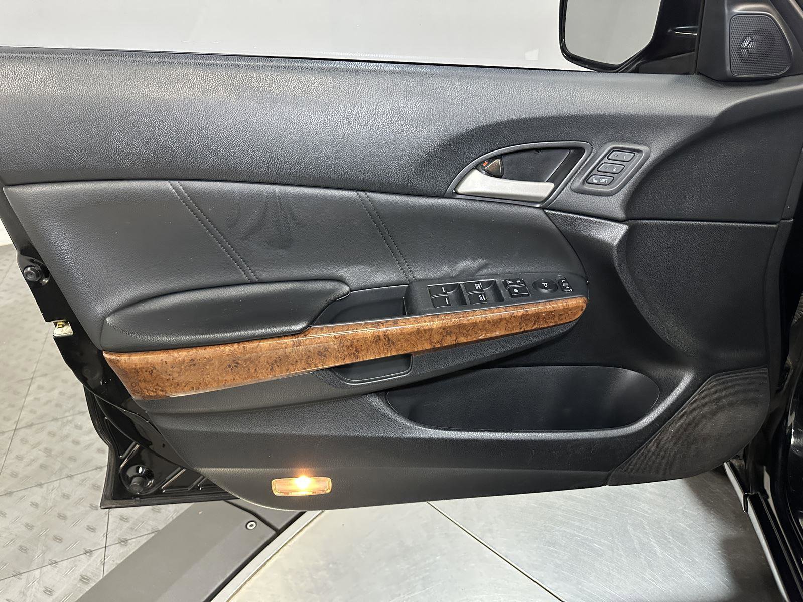 Used 2011 Honda Accord EX-L image 20