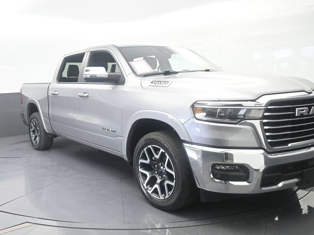 Used 2025 RAM 1500 Laramie AWD/4WD image 9