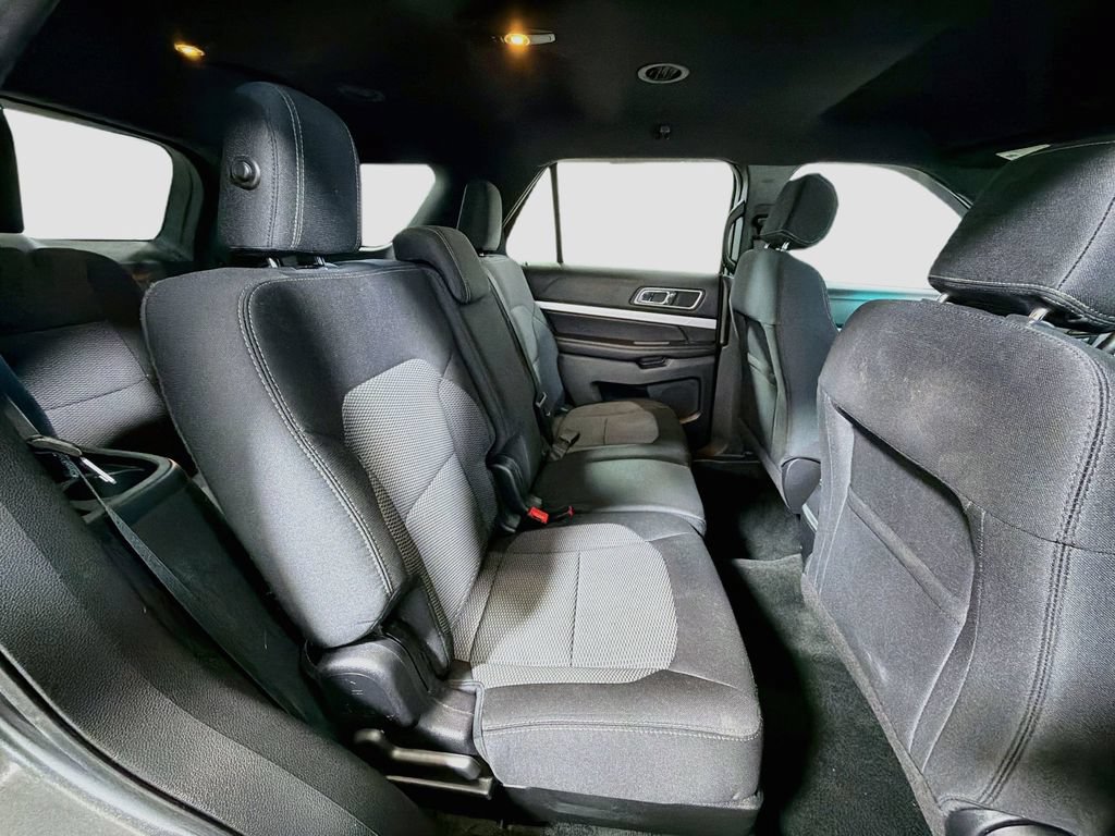 Used 2016 Ford Explorer XLT AWD/4WD image 27