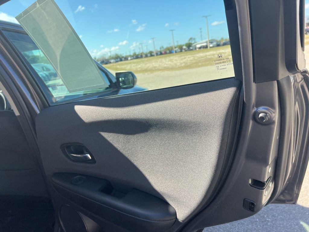 Used 2019 Honda HR-V LX image 32