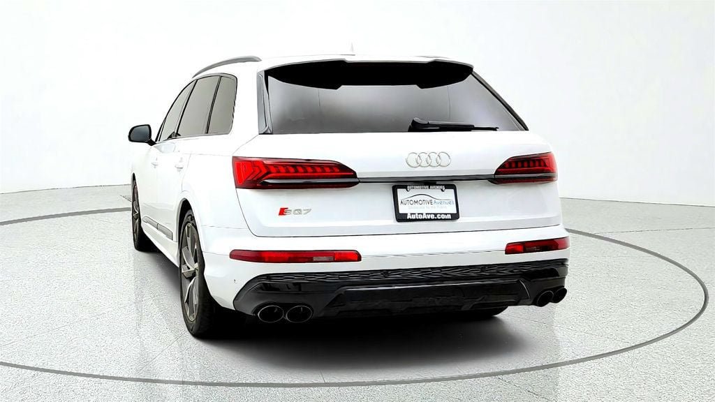 Used 2023 Audi SQ7 Prestige AWD/4WD image 6