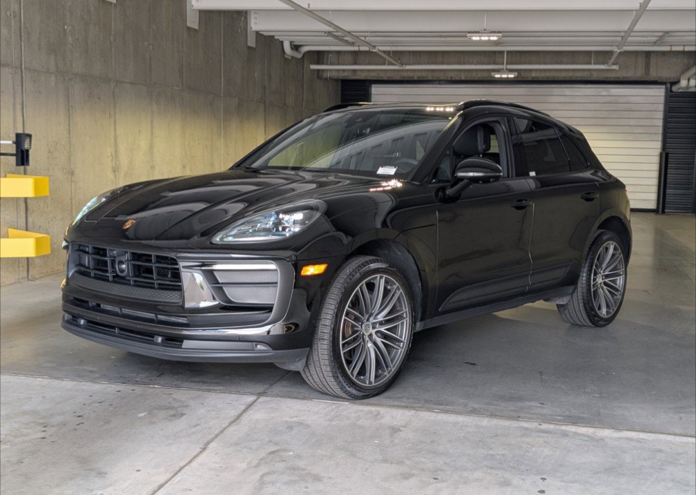 Used 2025 Porsche Macan image 42