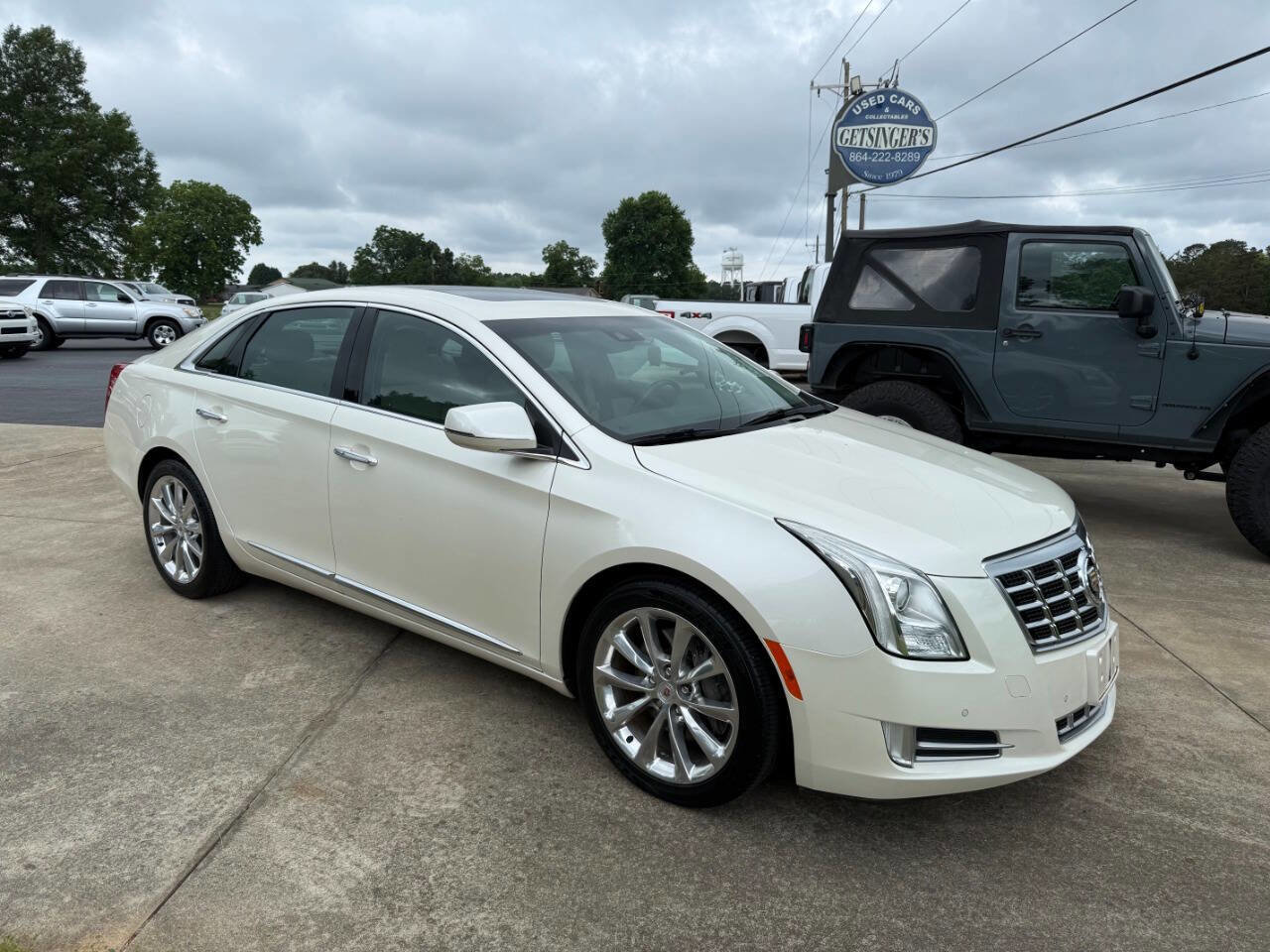 Used 2013 Cadillac XTS Luxury w/ Driver Awareness Package FWD image 5