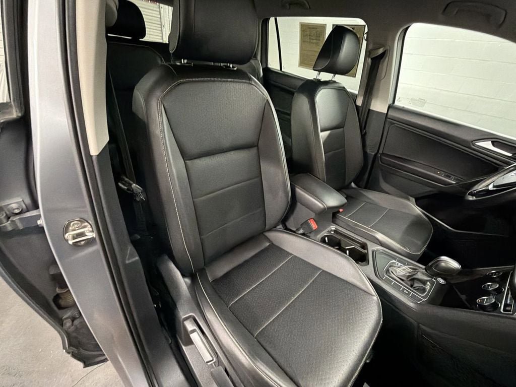 Used 2021 Volkswagen Tiguan SEL FWD image 27