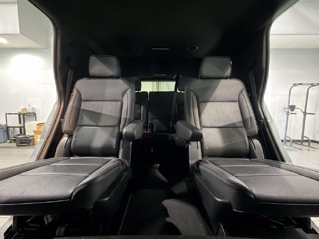 Used 2025 GMC Yukon Denali AWD/4WD image 26