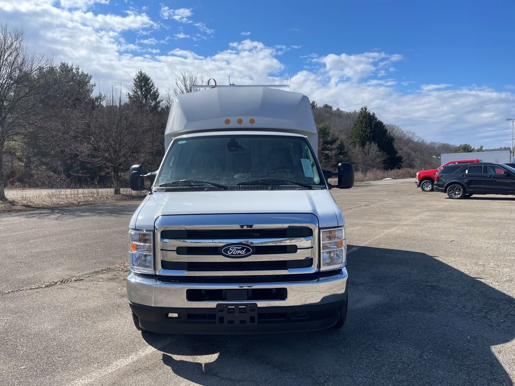 New 2026 Ford E-350 and Econoline 350 Super Duty w/ Power Equipment Group RWD image 9
