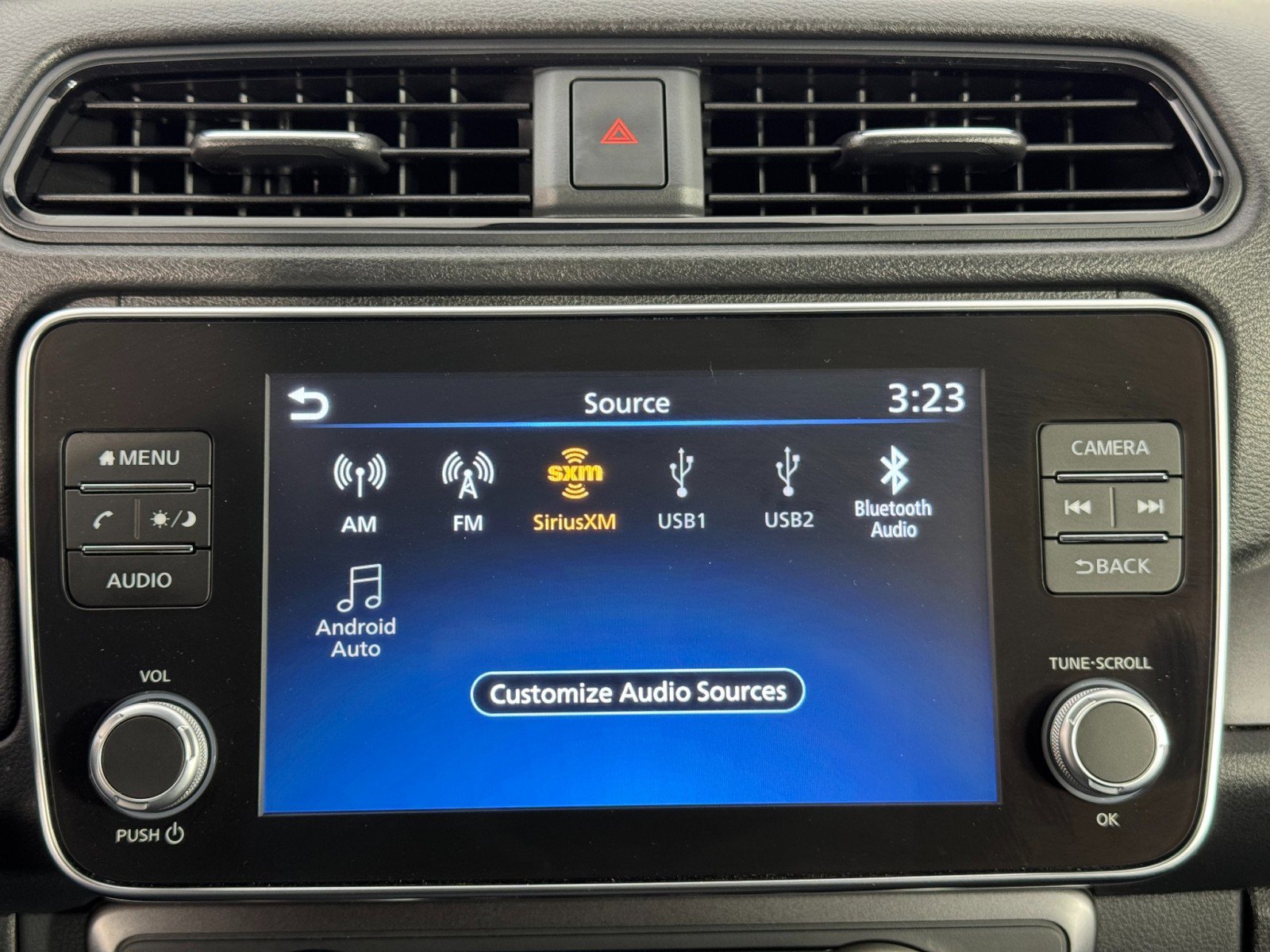 Used 2025 Nissan Leaf S image 23