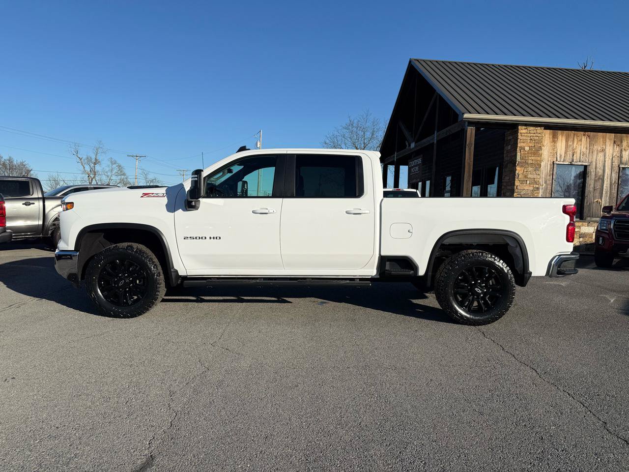 Used 2025 Chevrolet Silverado 2500 LT w/ Convenience Package AWD/4WD image 2