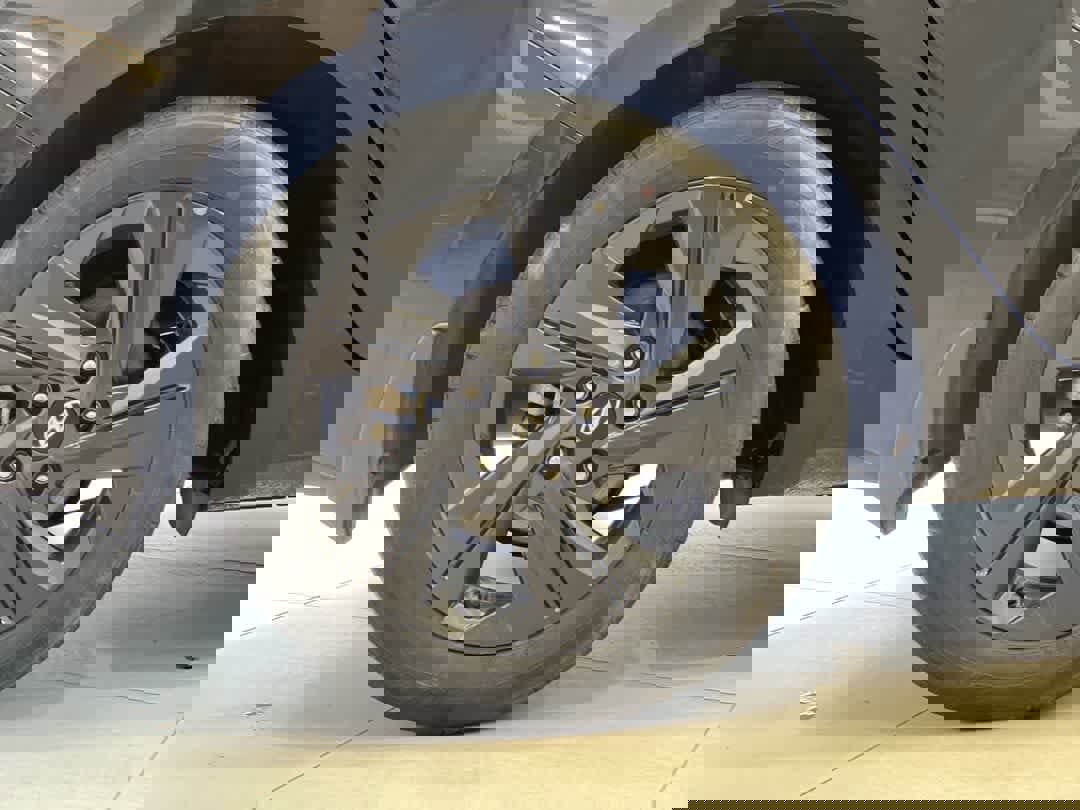 Used 2023 Hyundai Elantra SEL image 12