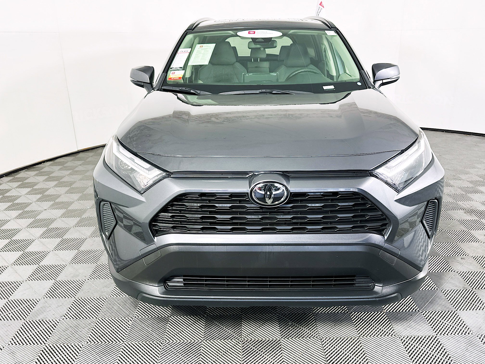 Used 2025 Toyota RAV4 XLE w/ Convenience Package AWD/4WD image 8