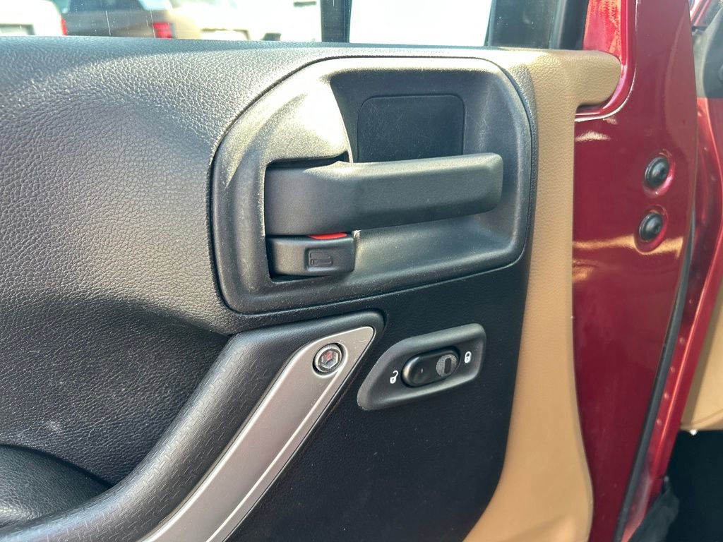 Used 2011 Jeep Wrangler Unlimited Sahara w/ Dual Top Group image 13