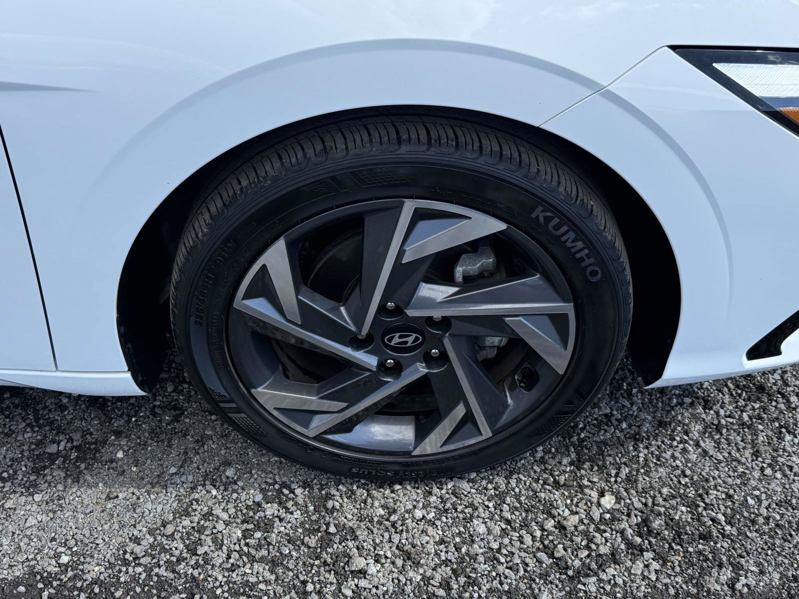 Used 2024 Hyundai Elantra SEL w/ Convenience Package FWD image 7