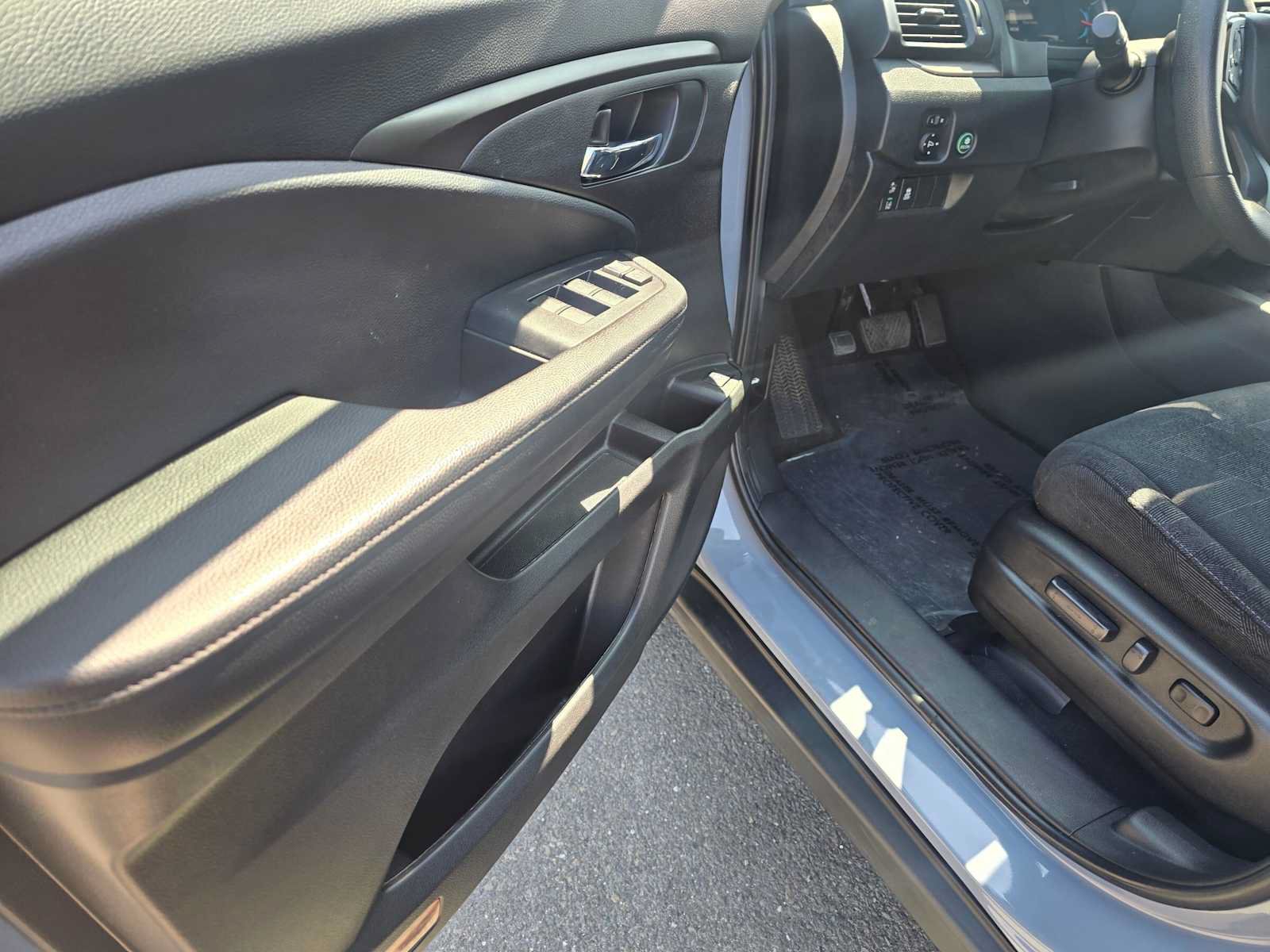 Used 2022 Honda Pilot Sport image 20