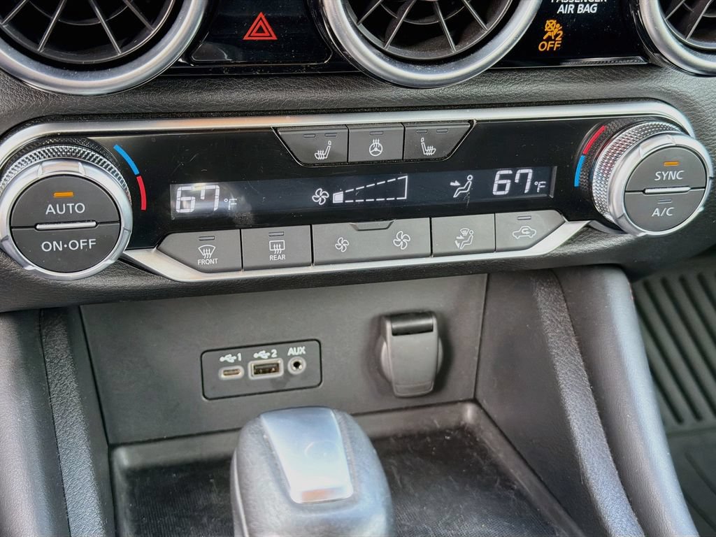 Used 2023 Nissan Sentra SR w/ SR Premium Package FWD image 17