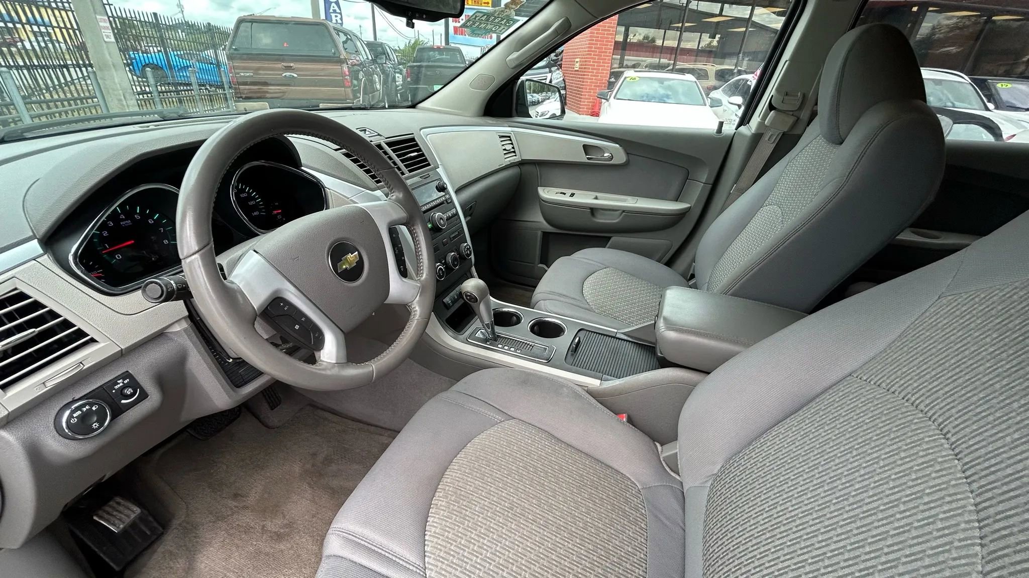 Used 2012 Chevrolet Traverse LS FWD image 9