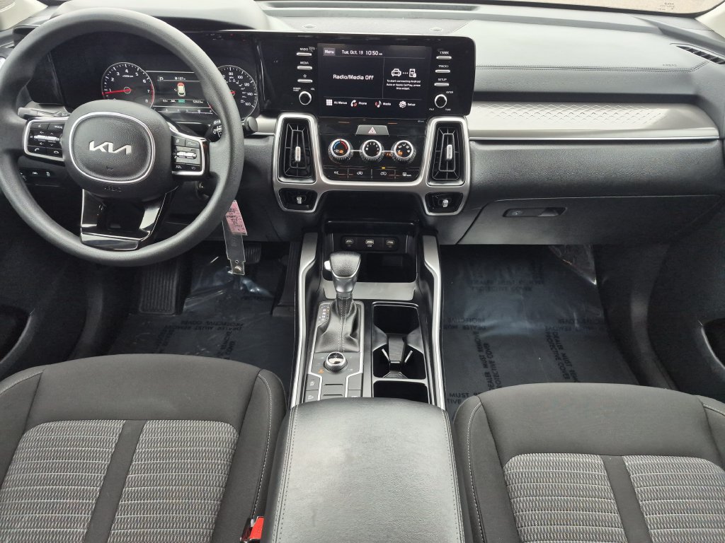 Certified 2022 Kia Sorento LX AWD/4WD image 14