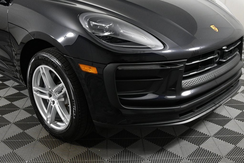 Used 2025 Porsche Macan image 39