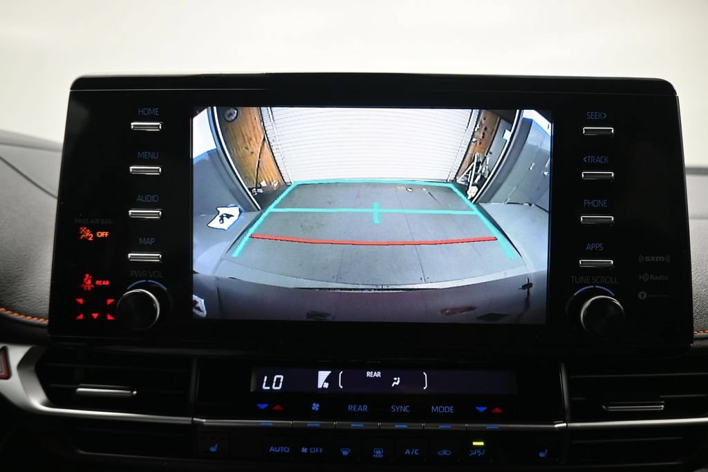 Used 2021 Toyota Sienna XSE FWD image 19