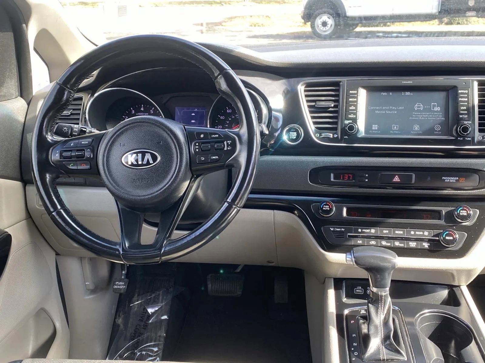 Used 2018 Kia Sedona EX image 13