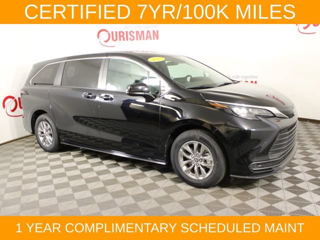 Used 2025 Toyota Sienna LE FWD image 16