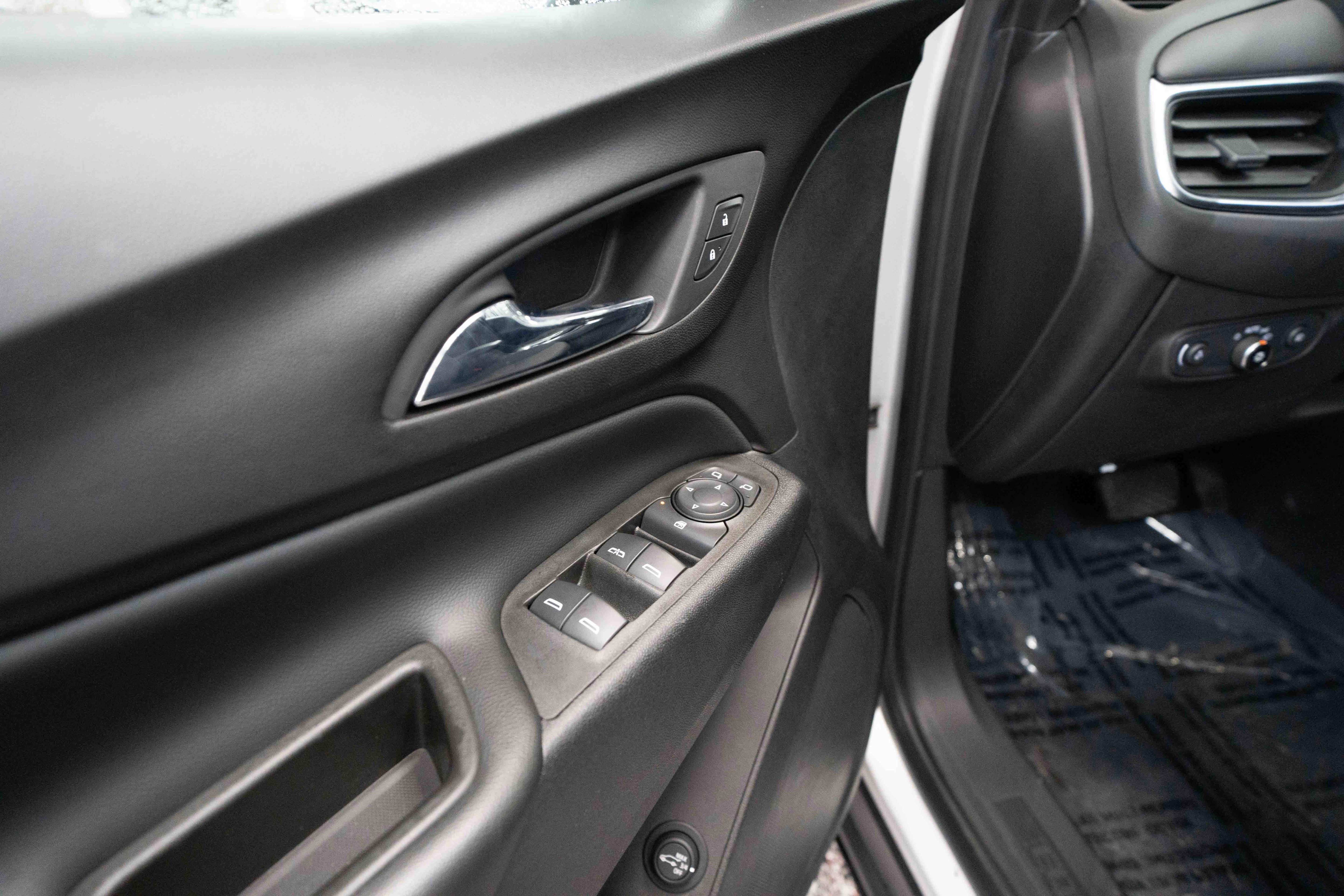 Used 2021 Chevrolet Equinox LT image 7