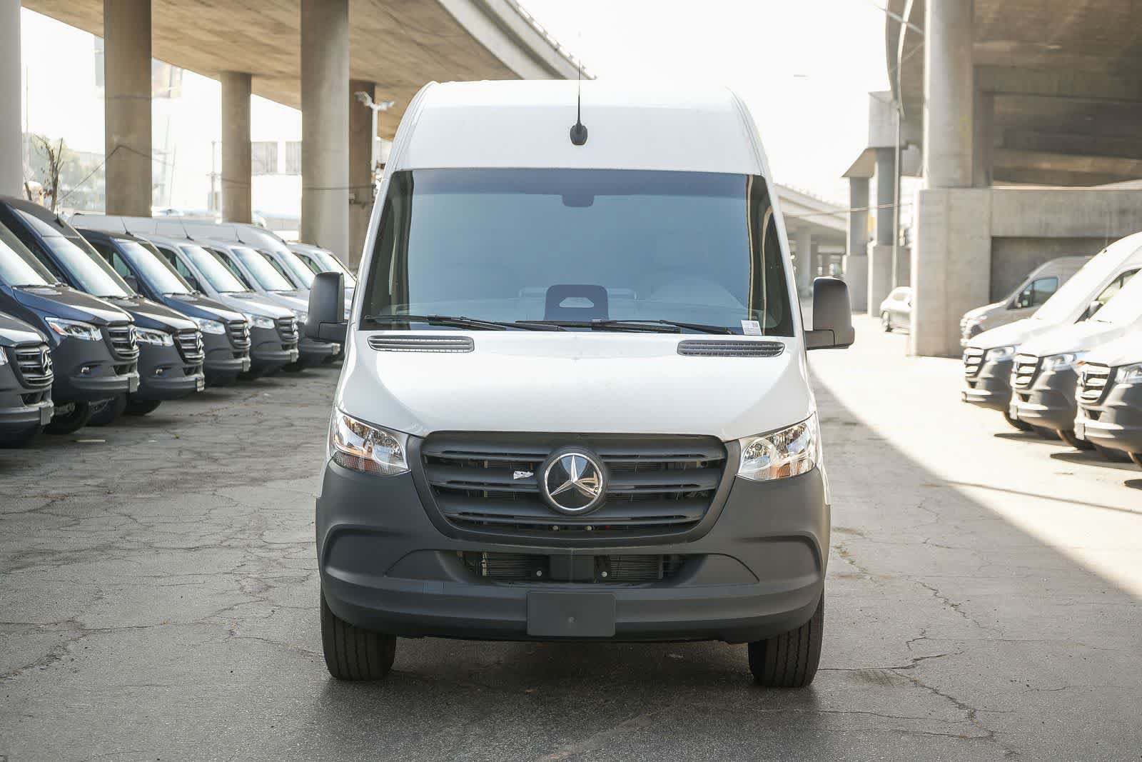 New 2025 Mercedes-Benz eSprinter 170 Cargo image 2
