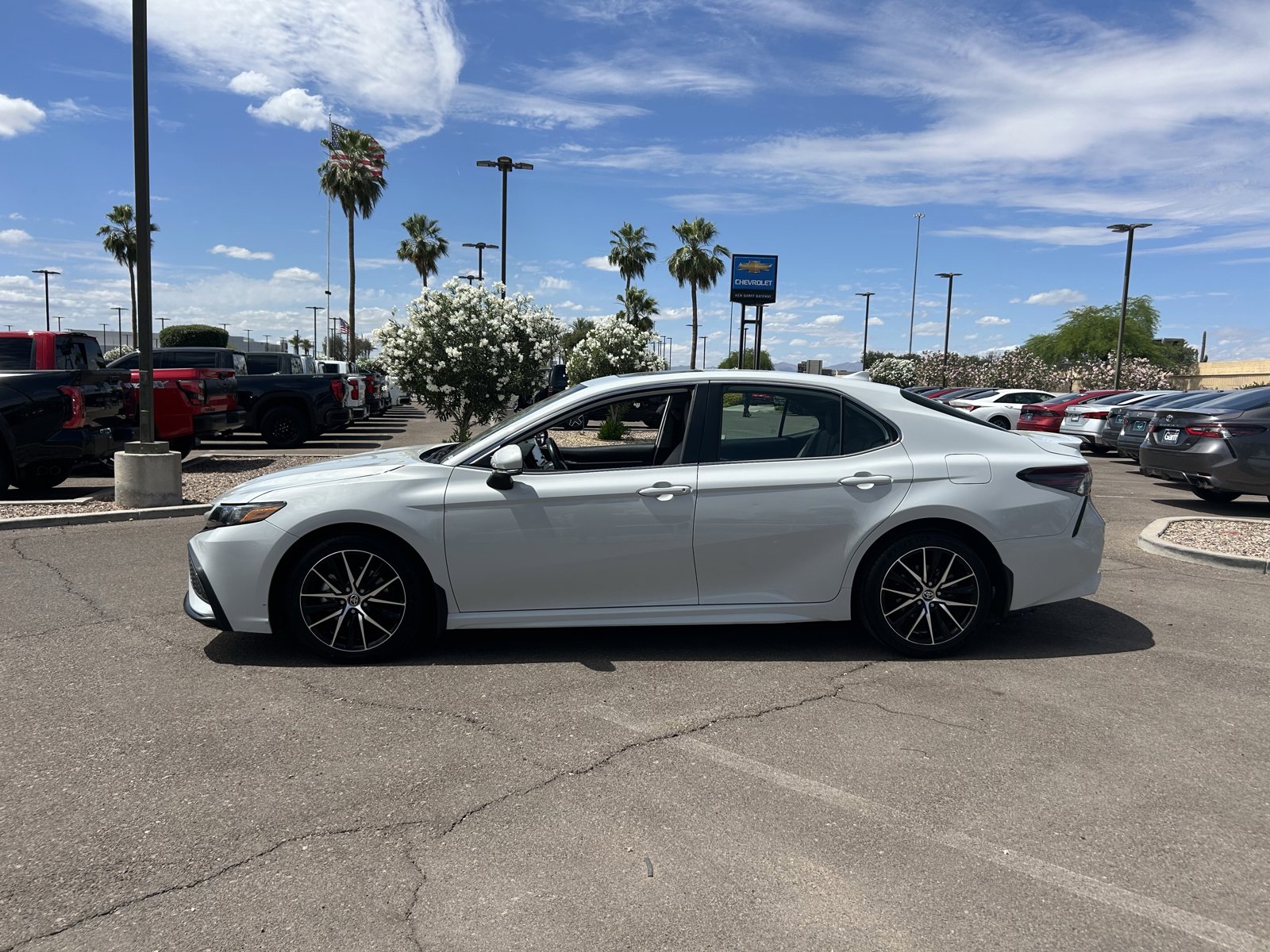 Used 2024 Toyota Camry SE w/ Audio Upgrade Package image 2