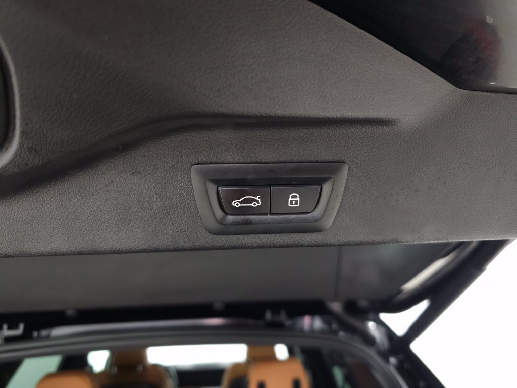 Used 2024 BMW X5 xDrive40i w/ M Sport Package AWD/4WD image 8