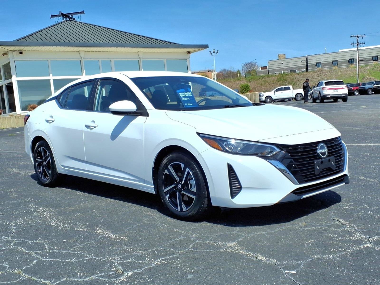 Used 2025 Nissan Sentra SV image 1