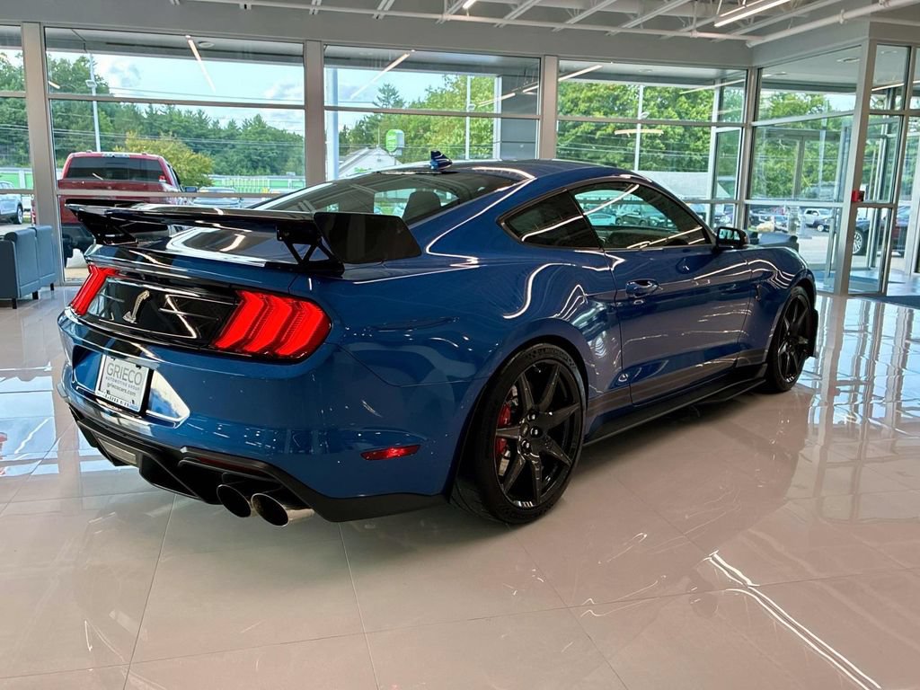 Used 2021 Ford Mustang Shelby GT500 w/ Carbon Fiber Track Pack RWD image 7
