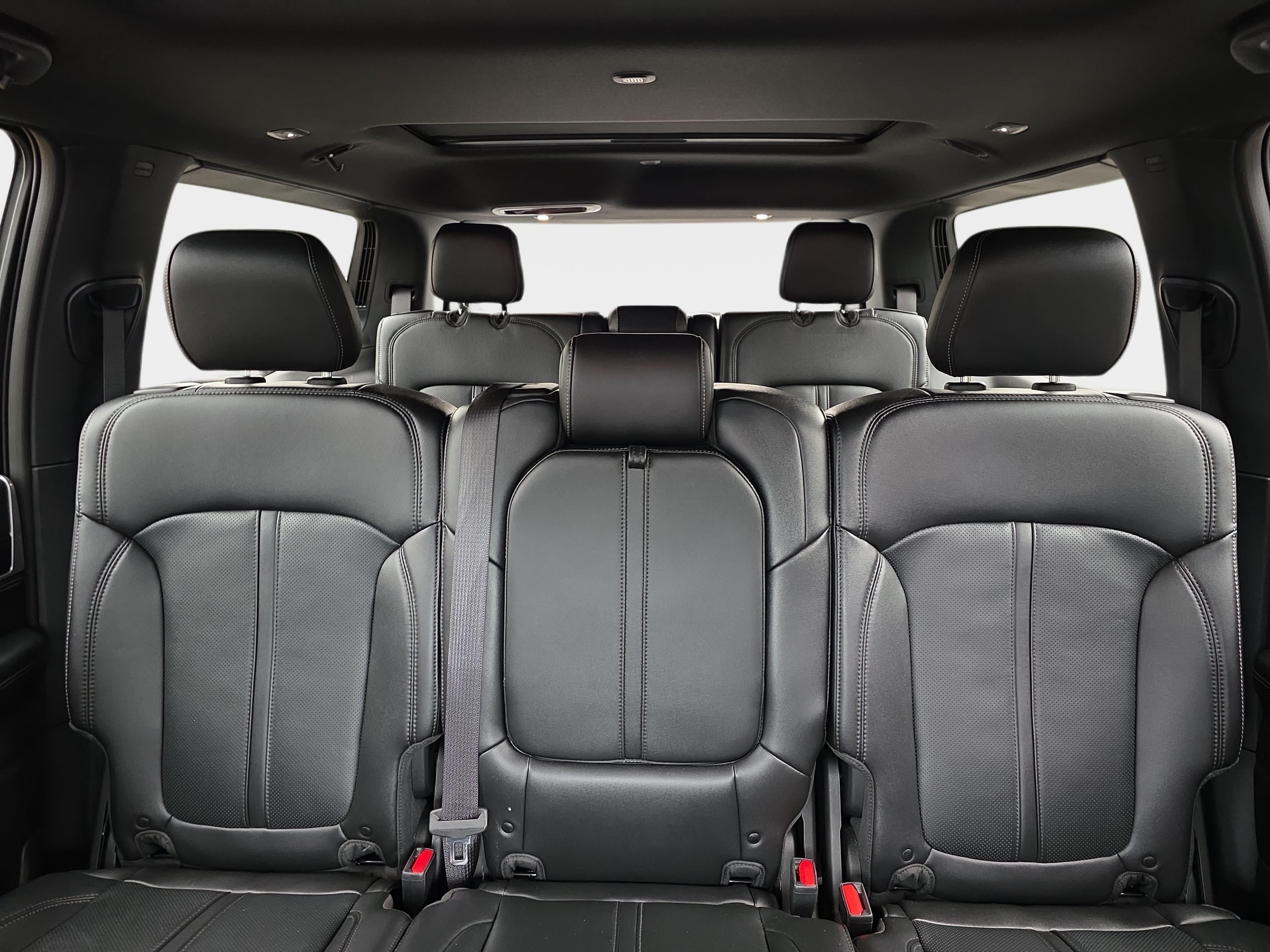 Certified 2024 Jeep Wagoneer 4WD w/ Premium Group I image 32