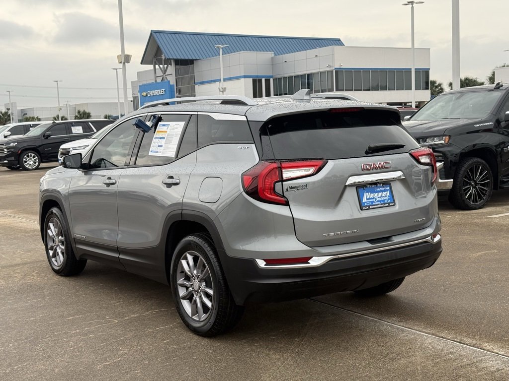 Used 2024 GMC Terrain SLT image 14