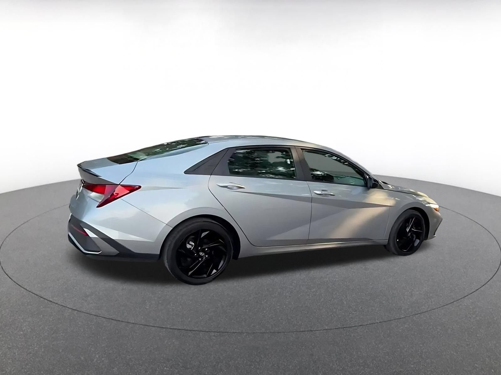 Used 2026 Hyundai Elantra Sport FWD image 15