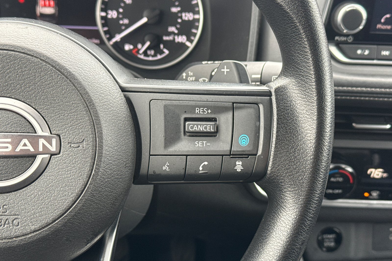 Certified 2024 Nissan Rogue SV FWD image 32
