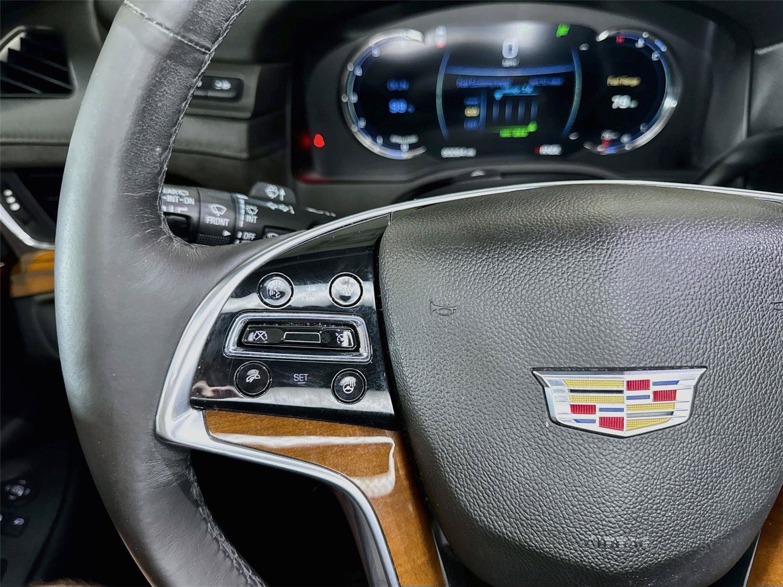 Used 2017 Cadillac Escalade Premium Luxury AWD/4WD image 12