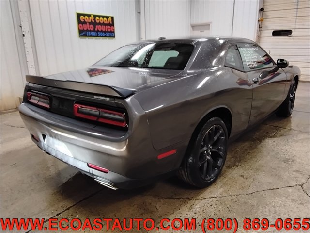Used 2020 Dodge Challenger SXT w/ Blacktop Package image 6