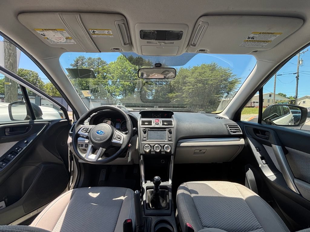 Used 2017 Subaru Forester 2.5i AWD/4WD image 7