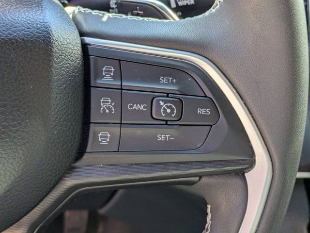 Used 2023 Jeep Grand Cherokee L Laredo AWD/4WD image 23
