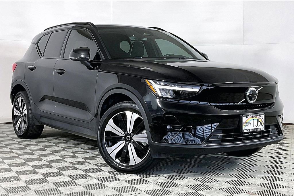 Used 2023 Volvo XC40 Recharge Plus w/ Protection Package Premier AWD/4WD image 12